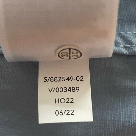 Athleta Performance Poplin Top Oversized Heron Blue Medium 882549 - Picture 9 of 13